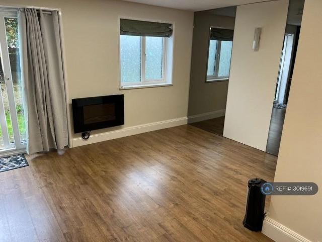 Studio for rent in London Borough of Hounslow, Greater London