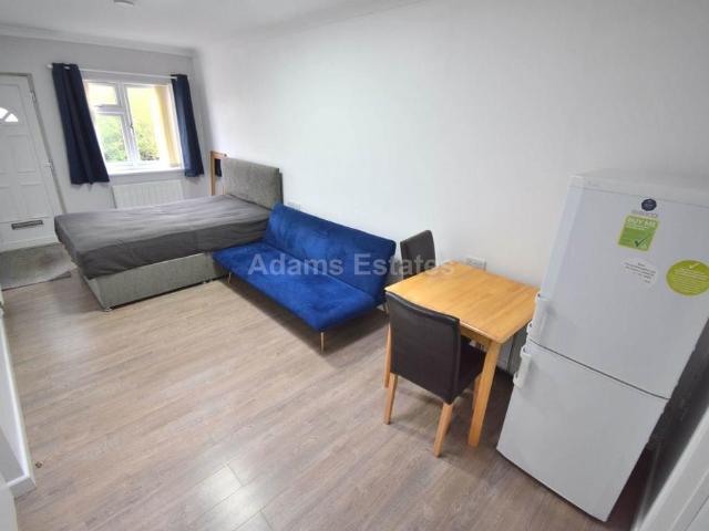 Flat for rent in Earley
