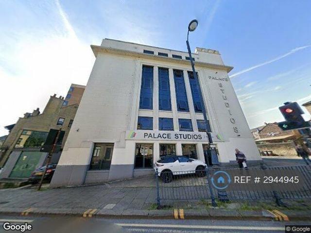 Flat for rent in Huddersfield, West Yorkshire