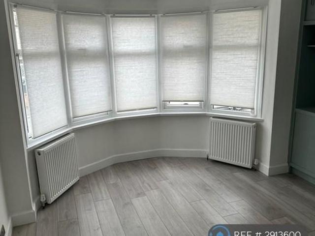 Studio for rent in Chingford, Greater London