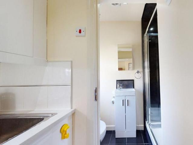 Studio for rent in Cat Hill, Isle Of Man