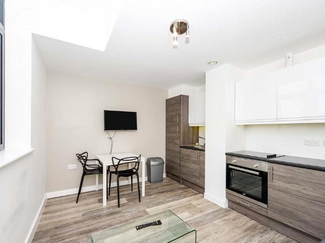 Flat for rent in St George's Quarter / Cultural Quarter, Calderstones