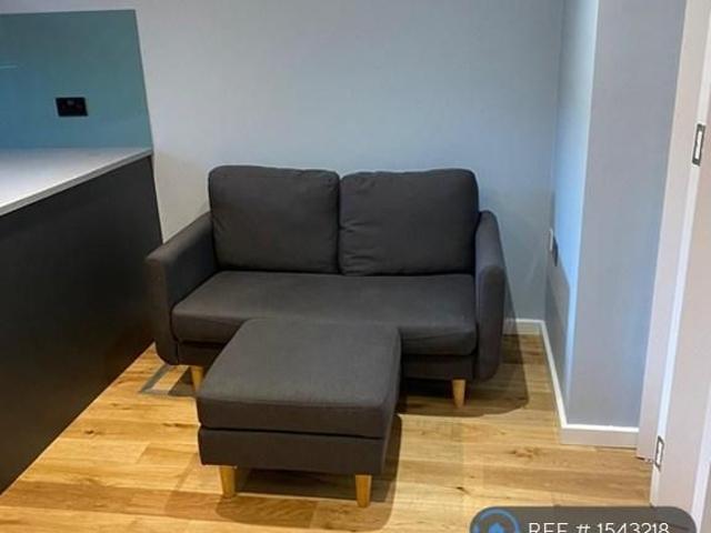Studio for rent in West Yorkshire