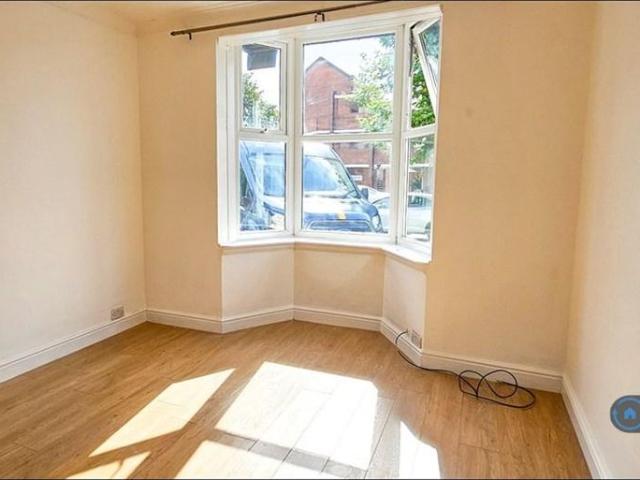 Studio for rent in Seven Kings, Greater London