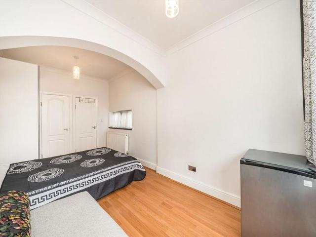 Studio for rent in London Borough of Hounslow, Spring Grove