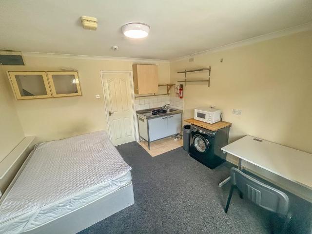 Flat for rent in Pontypridd, Wales