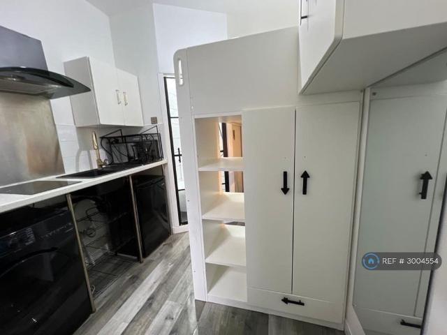 Studio for rent in City Centre, Georgia