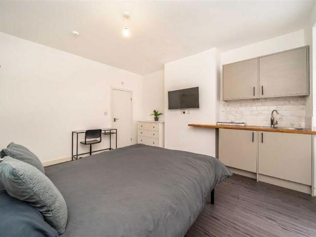 Studio for rent in London Borough of Lambeth, Greater London