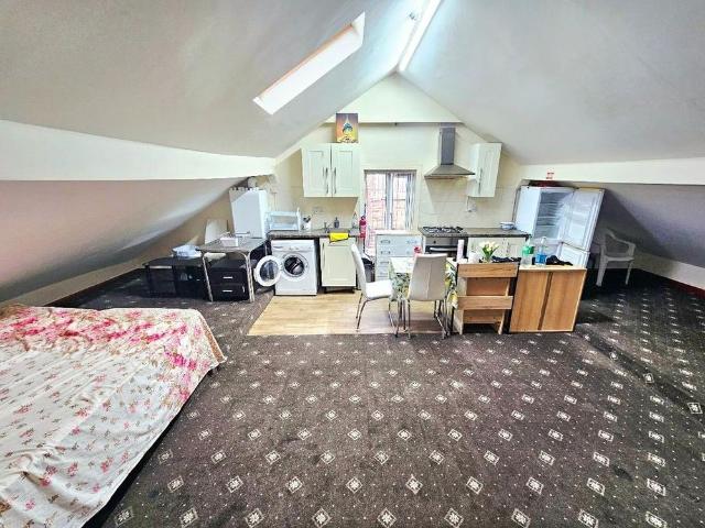 Studio for rent in City Centre, Georgia