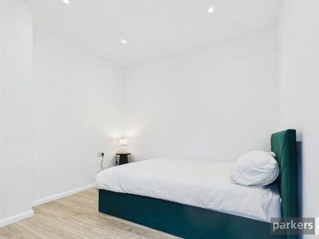 Studio for rent in Reading