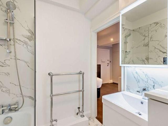 Studio for rent in London, Isle Of Man