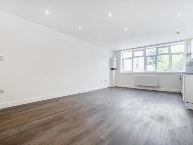 Studio for rent in Regent Quay, Oad Street