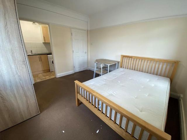Studio for rent in West Cliff, Bournemouth