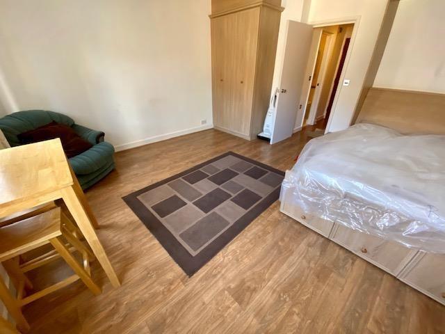 Studio for rent in Fishery, Maidenhead