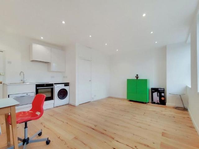 Studio for rent