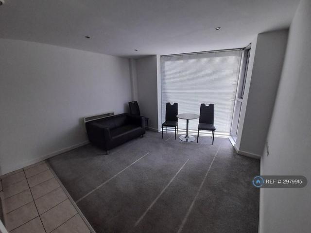 Studio for rent in West Yorkshire