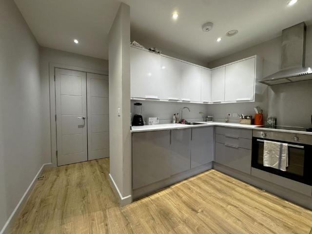 Studio for rent in St James, Sandown Park