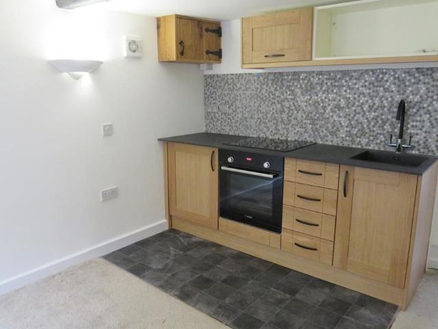 Studio for rent in West Hoathly, Perryfields