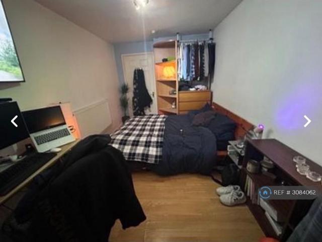 Studio for rent in Northway, Tewkesbury