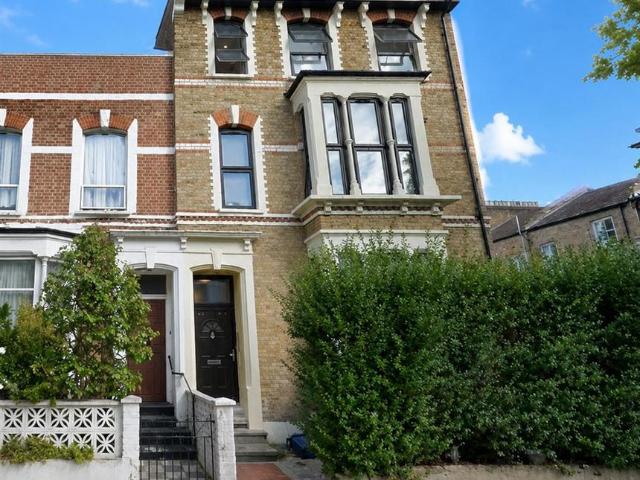 Flat for rent in West Hackney, Greater London