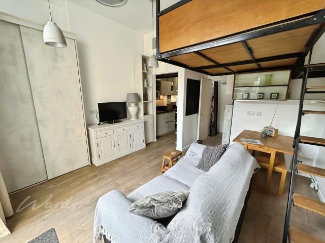 Studio for rent in St James, Sandown Park