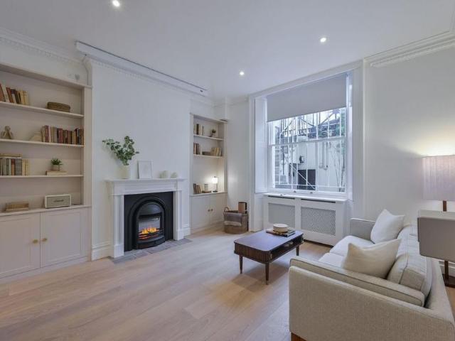 Studio for rent in Brompton, Greater London