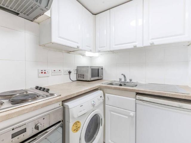 Flat for rent in South Kensington, Isle Of Man
