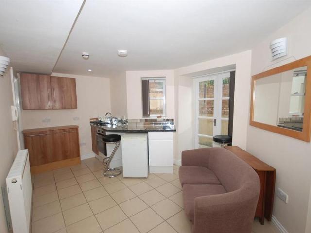 Studio for rent in Milverton, Green Close