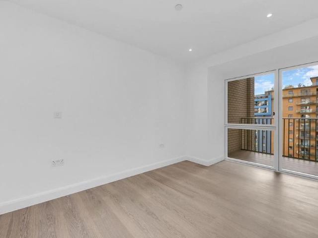 Studio for rent in Custom House, Greater London