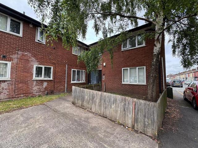 Flat for rent in Calderstones