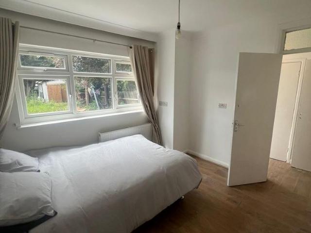 Studio for rent in Wealdstone, Greater London