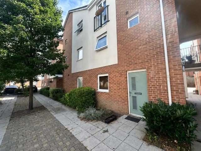 Flat for rent in Cornelly, Wales