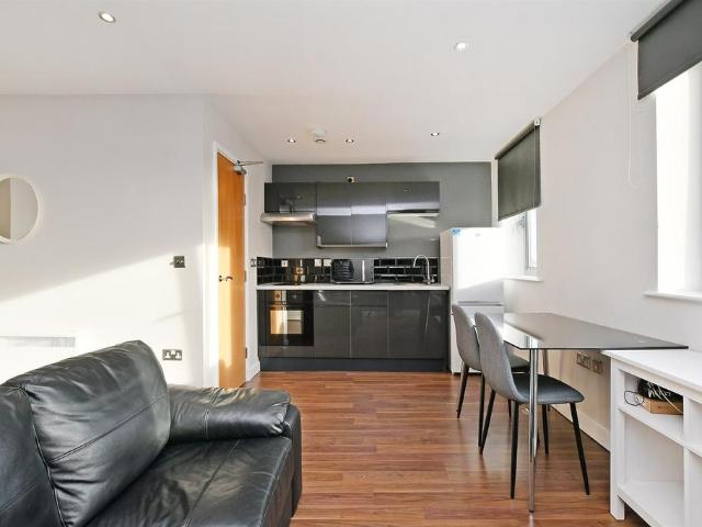 Flat for rent in Devonshire, South Yorkshire