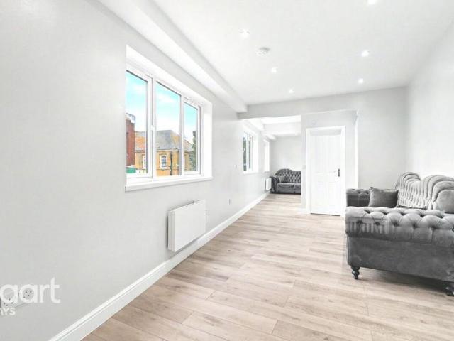 Apartment for rent in Badgers Dene, Grays