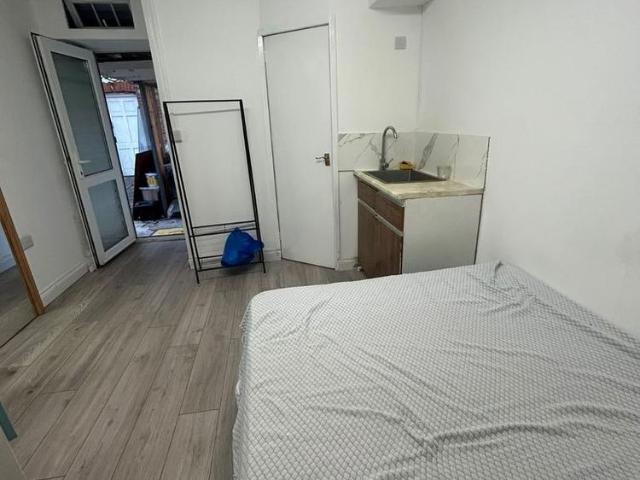 Studio for rent in Holywell Estate, North Watford