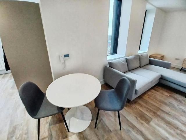 Studio for rent in West Midlands
