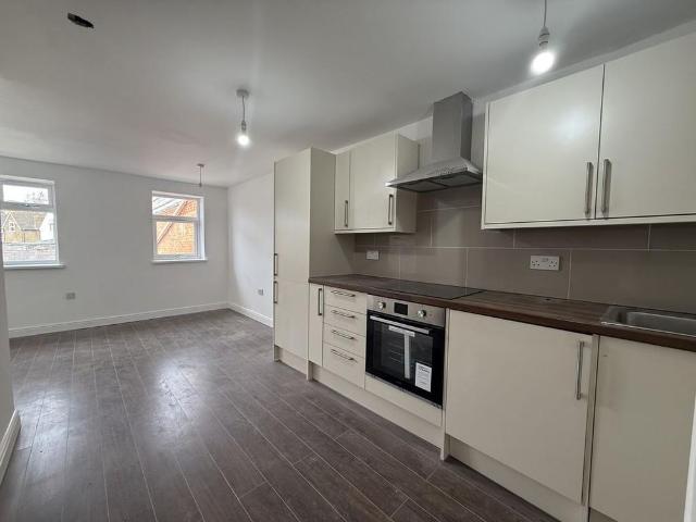 Studio for rent in London Borough of Ealing, Greater London