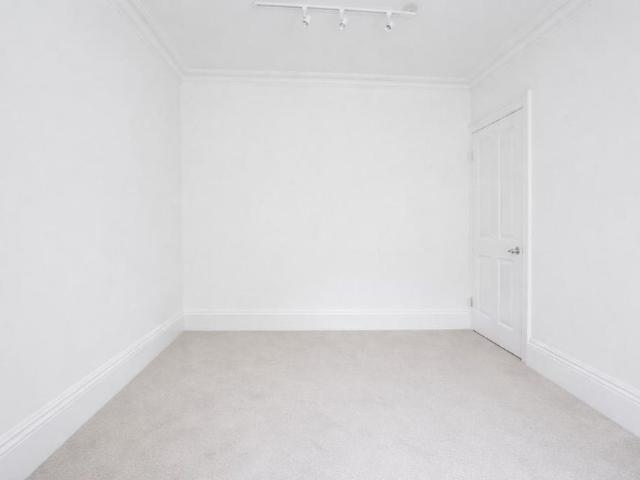 Studio for rent in Saint Giles, Bloomsbury