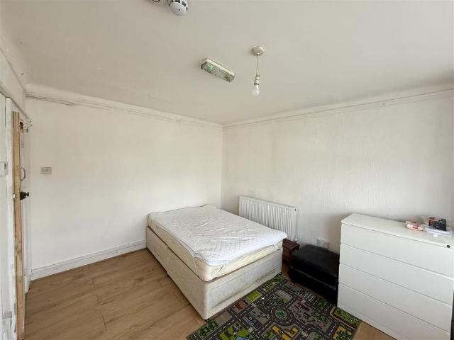 Studio for rent in Wealdstone, Greater London