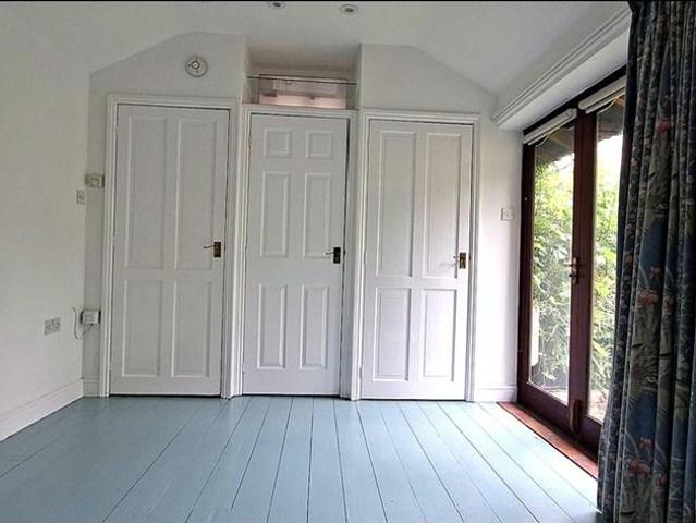 Flat for rent in Mill Hill, Greater London