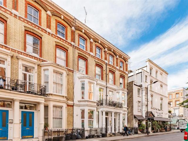 Flat for rent in Kensington, Greater London