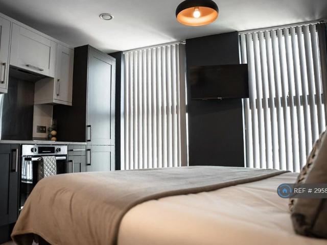 Studio for rent in Ladywood, West Midlands