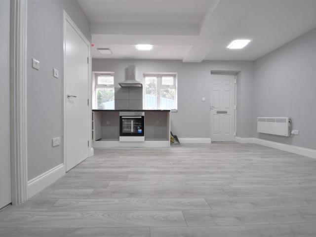 Flat for rent in Poverest, Greater London