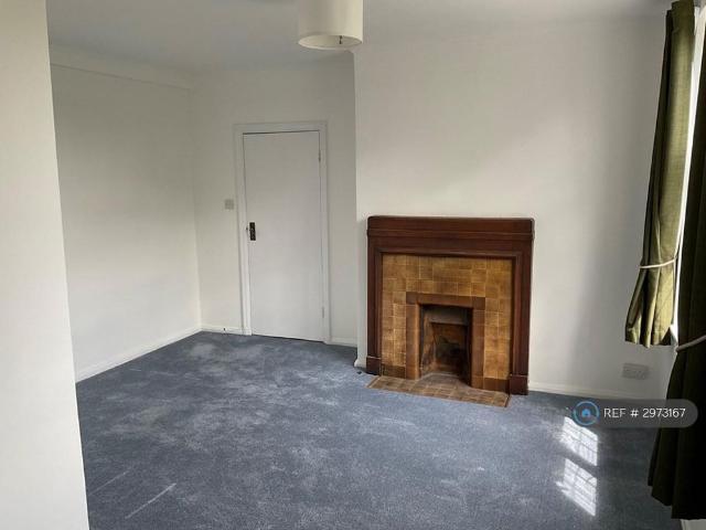 Studio for rent in London Borough of Croydon, Greater London