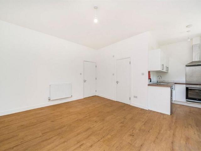 Studio for rent in London Borough of Richmond upon Thames, Greater London