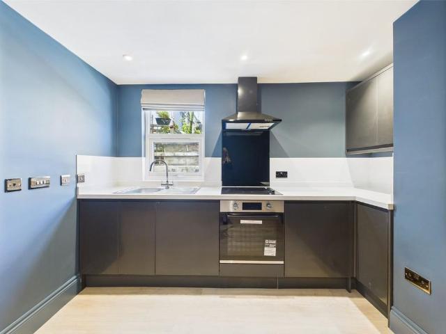 Studio for rent in Stoke, Plymouth