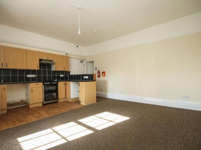Studio for rent in Cowley, Budlake