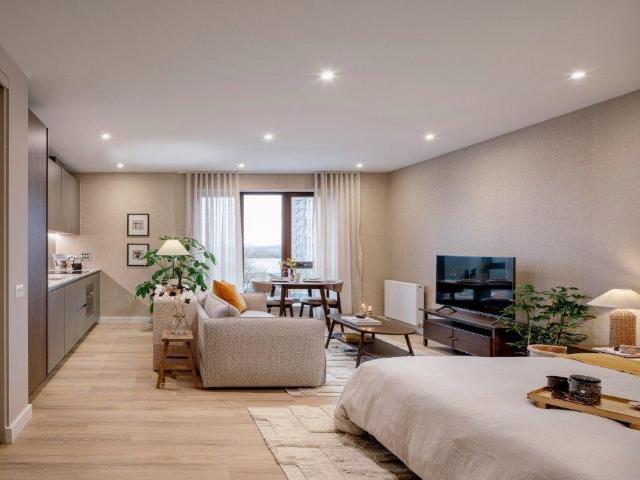 Flat for rent in London Borough of Ealing, Greater London