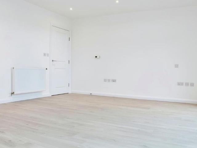 Studio for rent in Brooklands, Monks Orchard