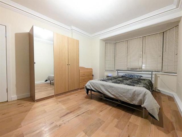 Studio for rent in Strawberry Hill, Greater London